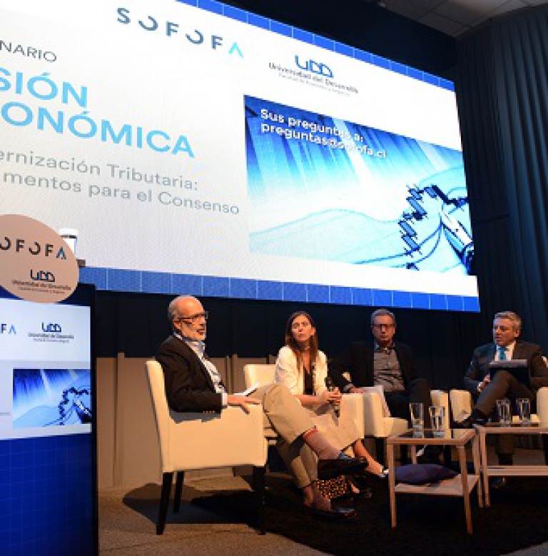 SOFOFA y UDD plantean mirada de largo plazo al sistema tributario en seminario Visión Económica
