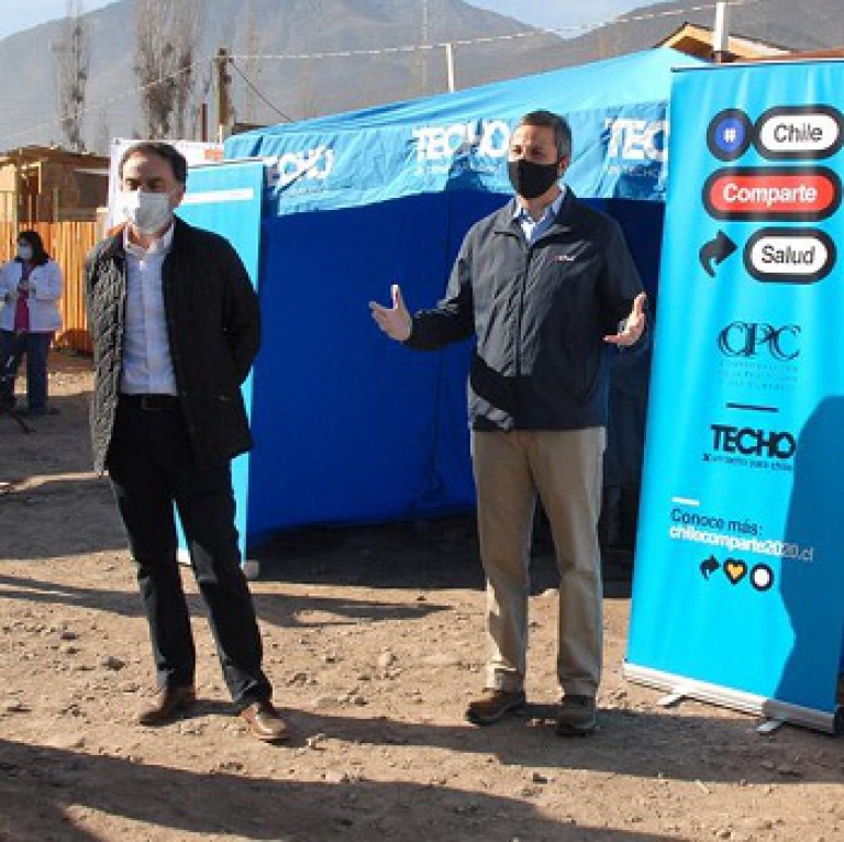 Empresarios apoyan iniciativa de atención primaria móvil en campamentos impulsada por Fundación Techo