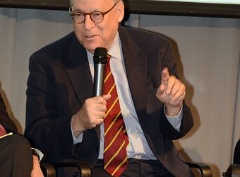 Experto Internacional, Gary Horlick participa de seminario organizado por SOFOFA para analizar política comercial de EEUU