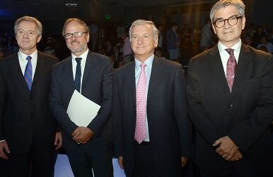 Ministro de Hacienda y Presidente del Banco Central analizan proyecciones económicas 2019 en SOFOFA