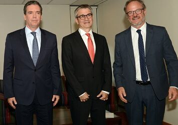 Líderes de opinión debaten en SOFOFA sobre el desafío político ante el escenario económico actual