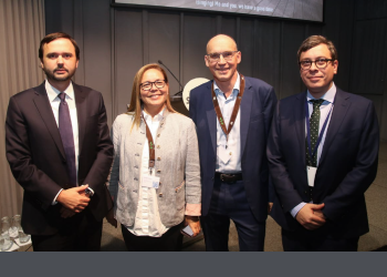 Delegación de empresarios bávaros visitó SOFOFA para estrechar lazos de colaboración en materia de energías renovables y tecnologías sustentables